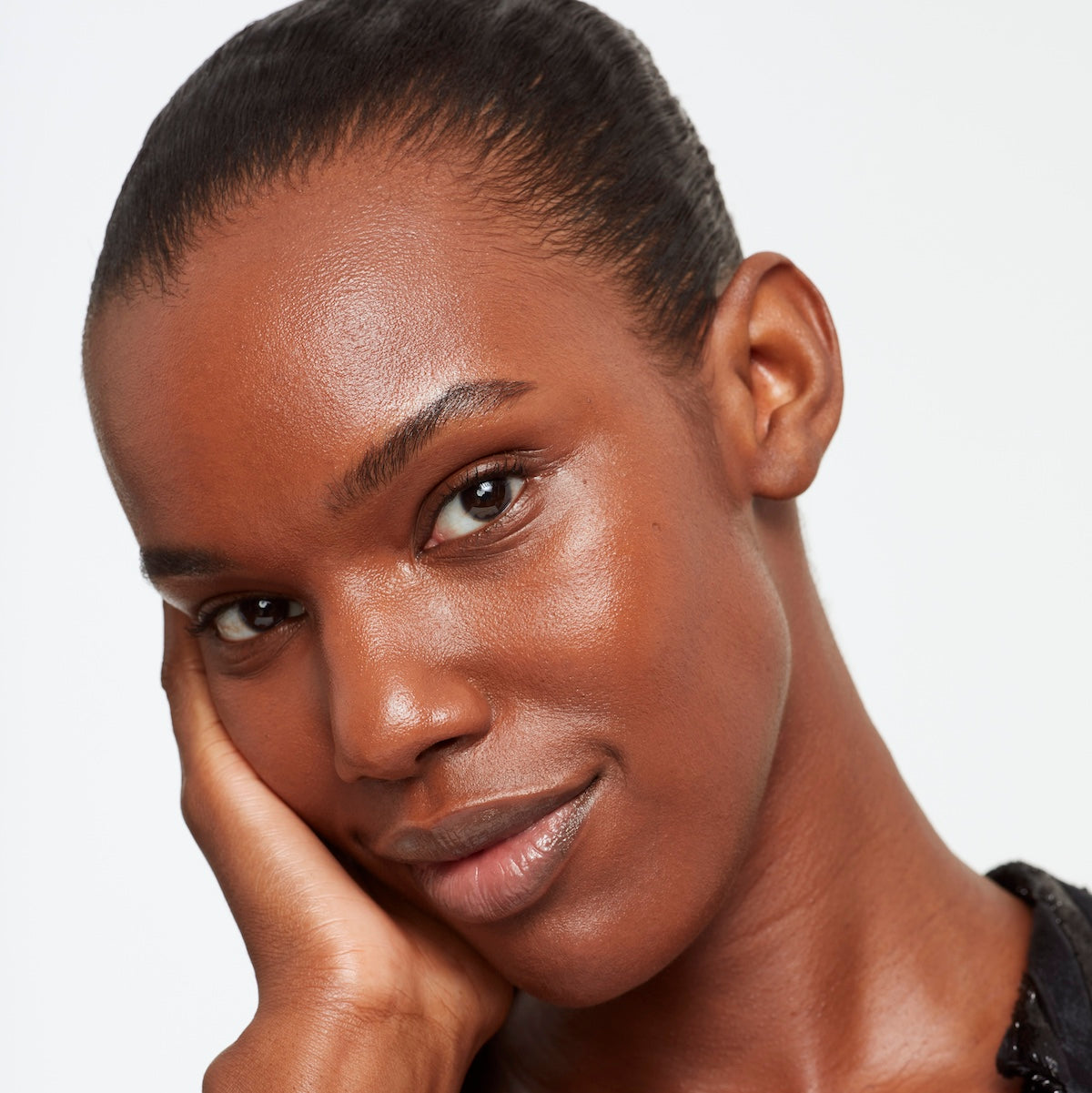 Glowy Super Skin Tint Foundation - Image 2